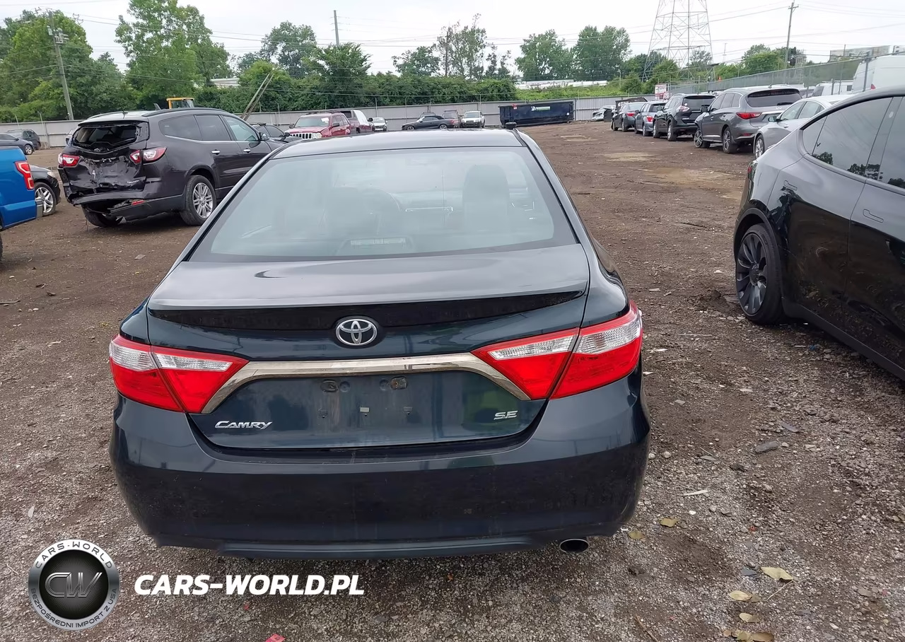 2015 Toyota Camry Se VIN:4T1BF1FK7FU032088 - 17