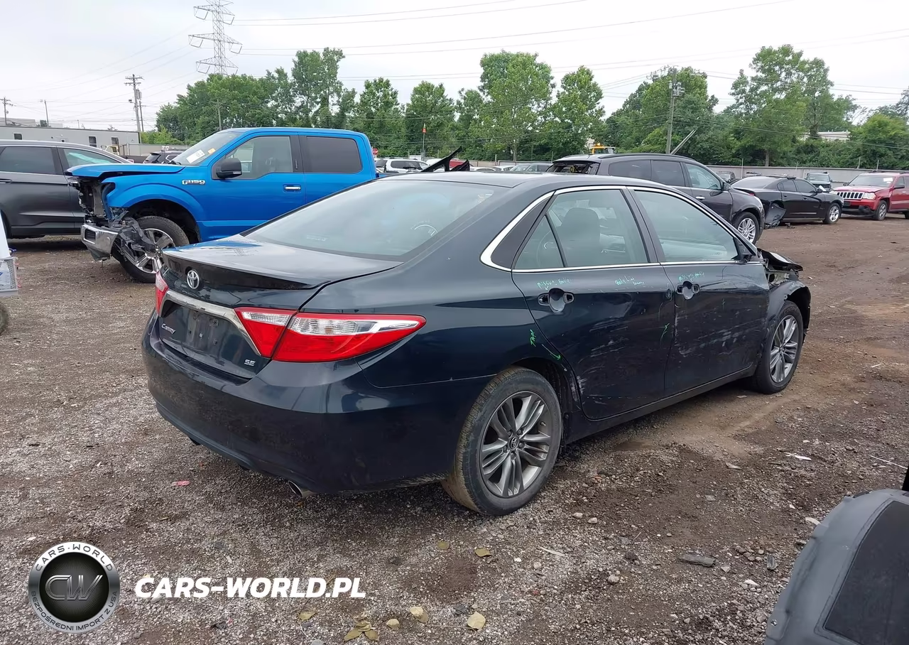 2015 Toyota Camry Se VIN:4T1BF1FK7FU032088 - 4