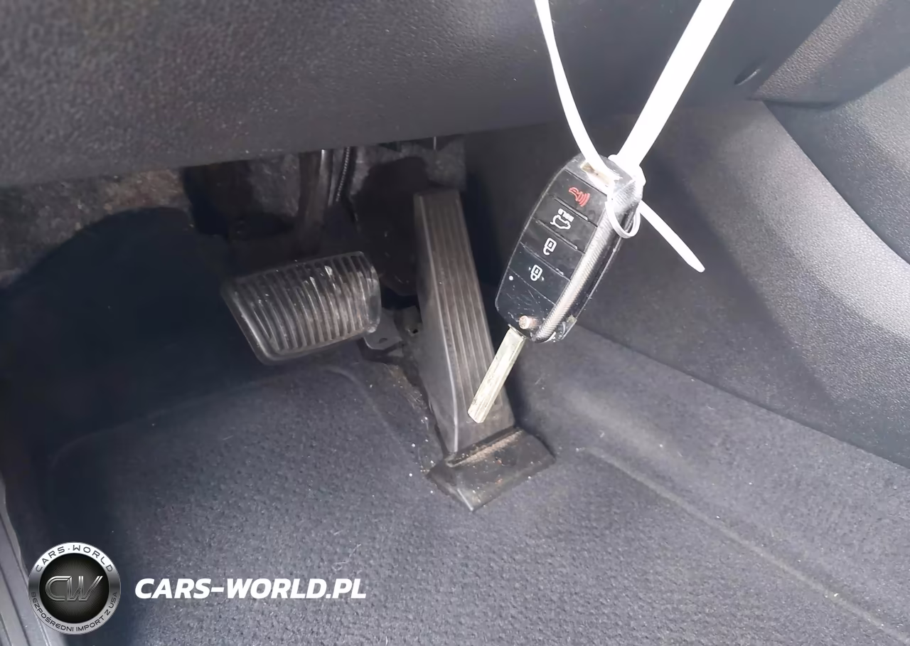 2018 Kia Sorento 2.4L Lx VIN:5XYPGDA30JG367888 - 11
