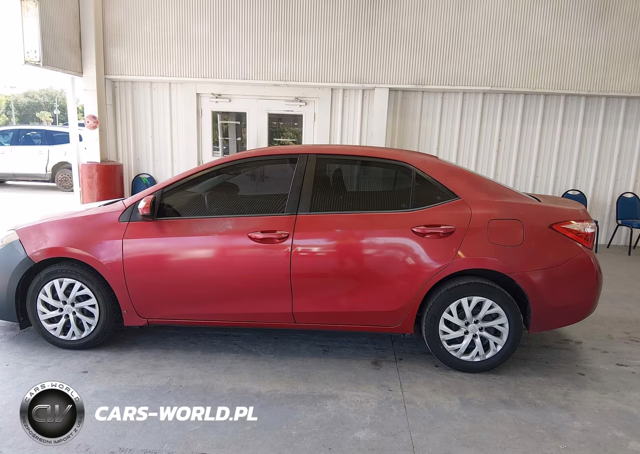 2018 Toyota Corolla Le VIN:5YFBURHE3JP772193 - 15