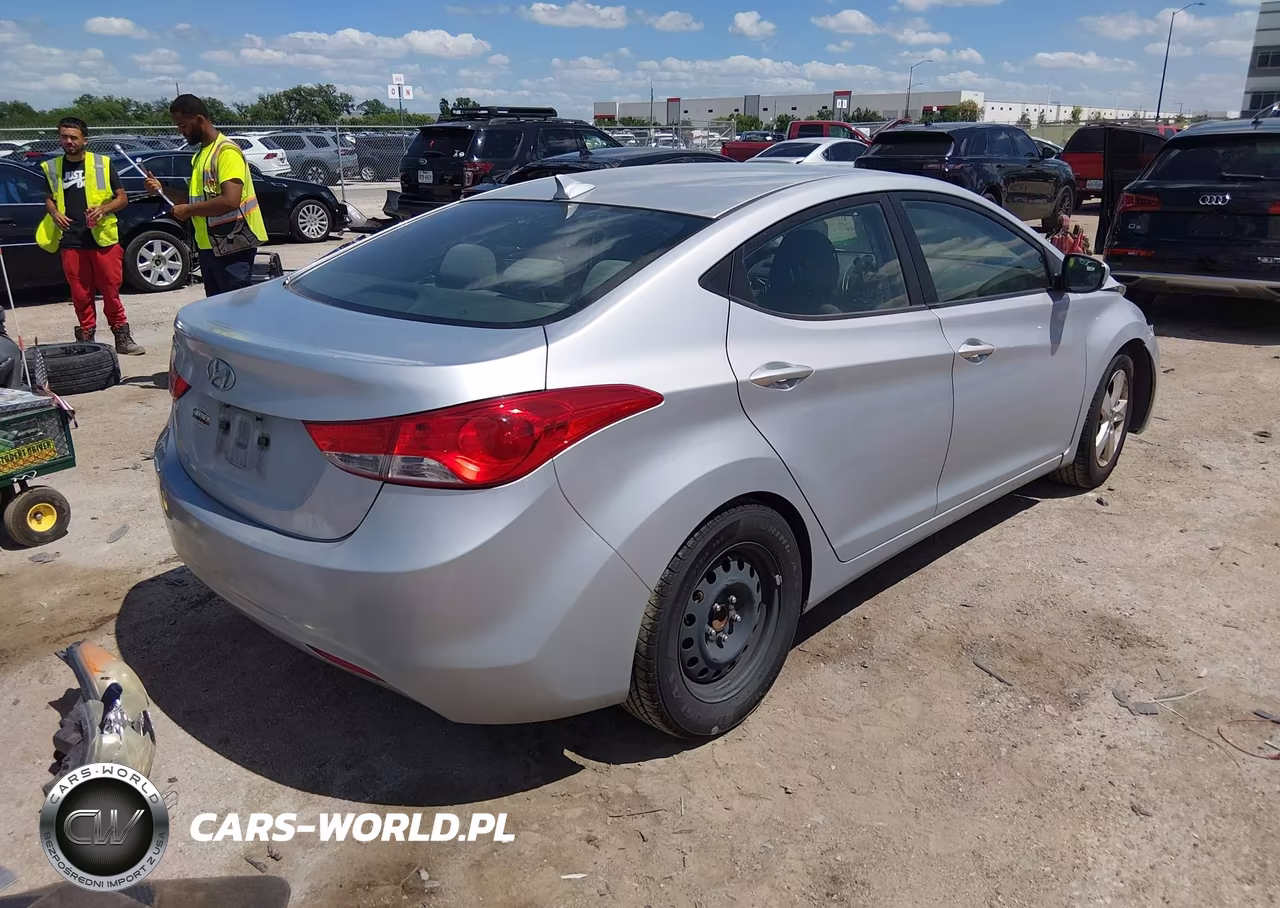 2013 Hyundai Elantra Gls VIN:5NPDH4AE9DH346178 - 4
