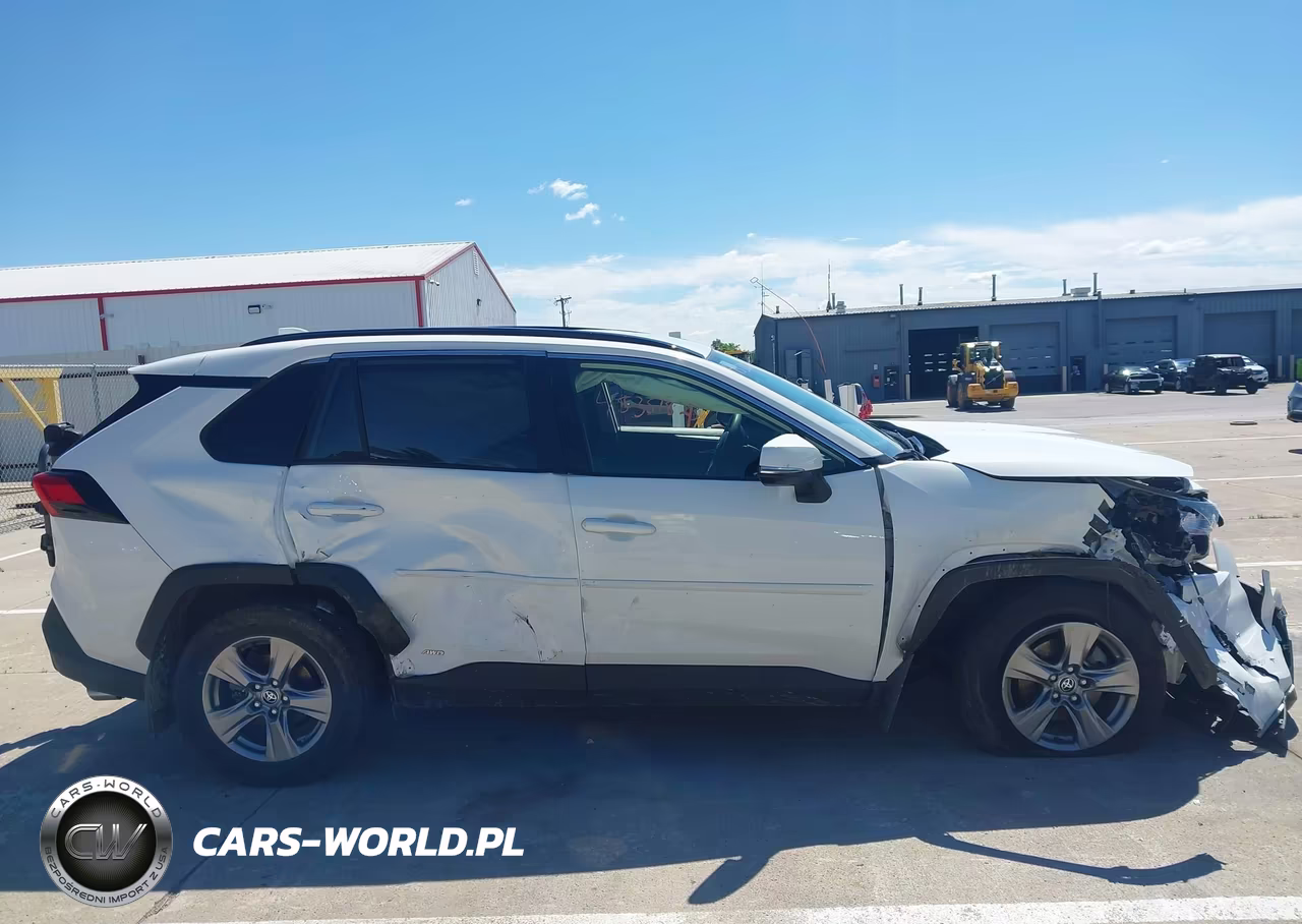 2025 Toyota Rav4 Hybrid Xle VIN:JTMRWRFV1SD313700 - 13