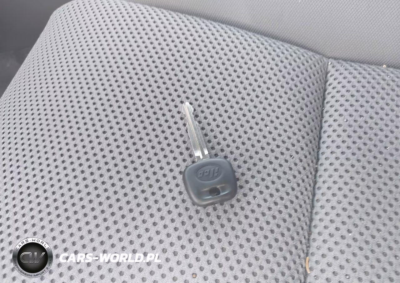 2015 Toyota Tacoma Base V6 VIN:3TMLU4EN8FM205598 - 11