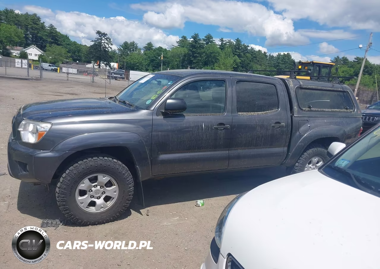 2015 Toyota Tacoma Base V6 VIN:3TMLU4EN8FM205598 - 14