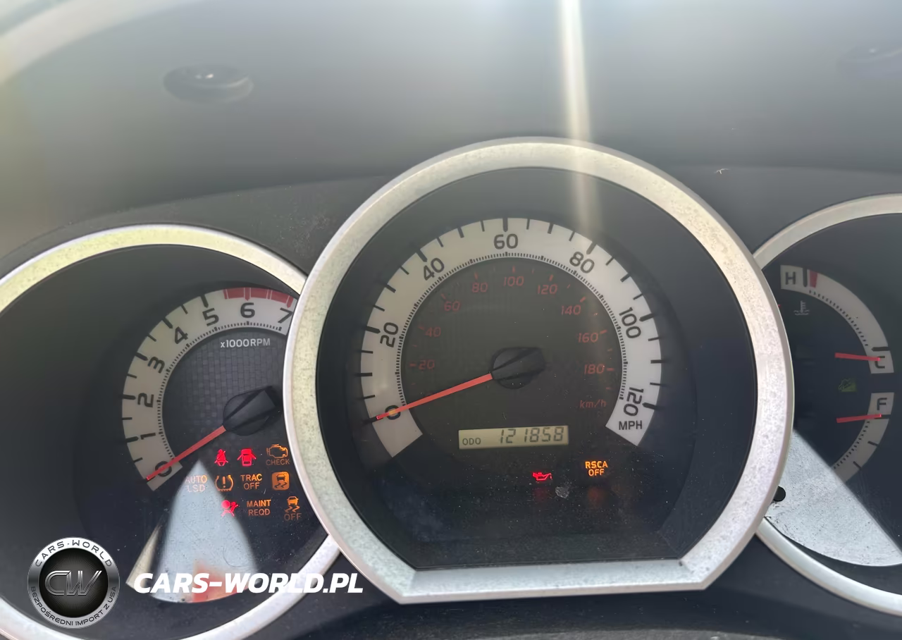 2015 Toyota Tacoma Base V6 VIN:3TMLU4EN8FM205598 - 7