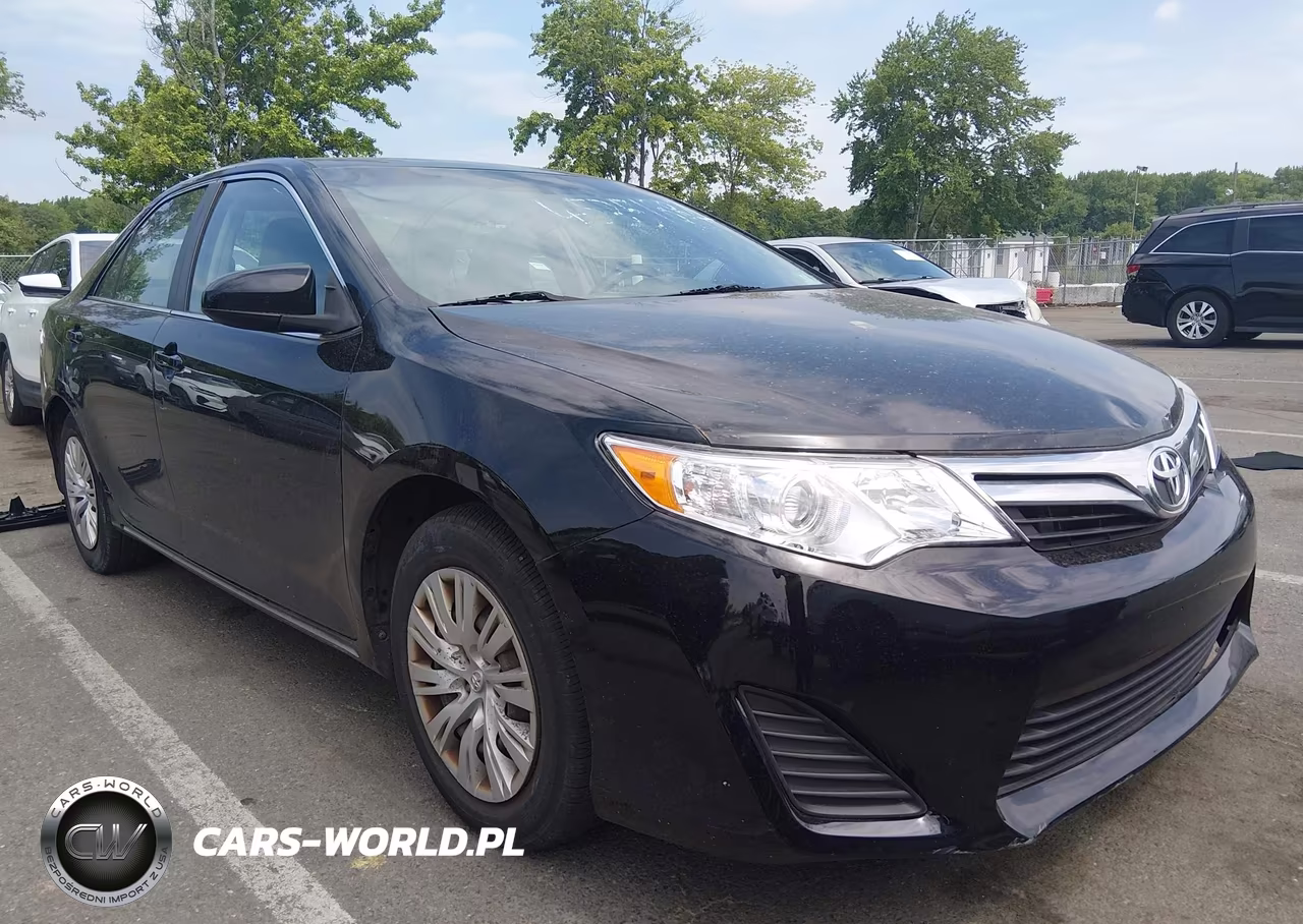 2012 Toyota Camry Le – zdjęcie 1 z 12