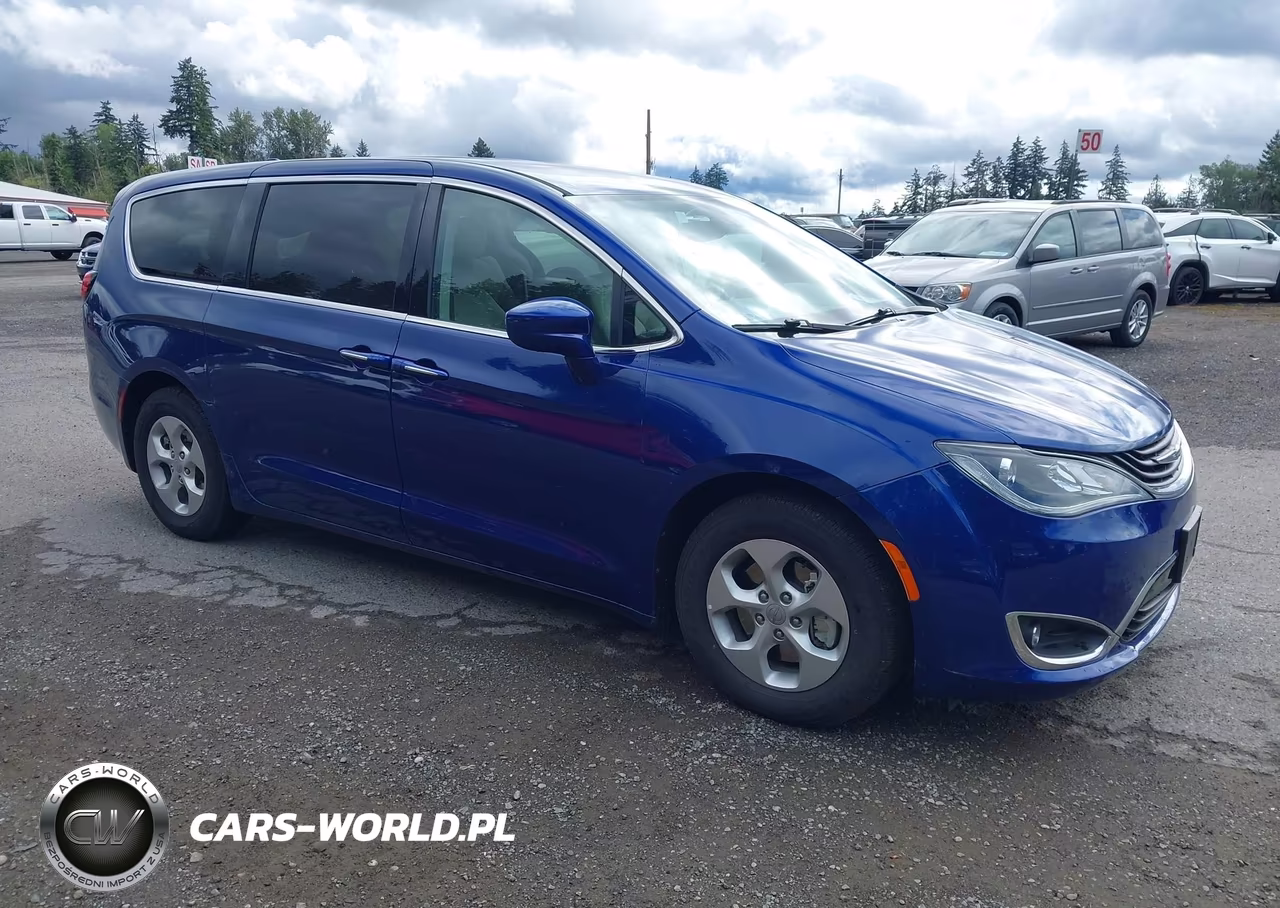 2018 Chrysler Pacifica Hybrid Touring Plus – zdjęcie 1 z 16