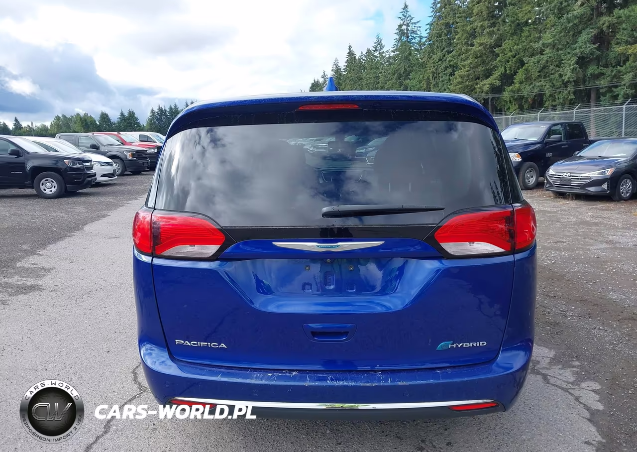 2018 Chrysler Pacifica Hybrid Touring Plus VIN:2C4RC1H75JR276249 - 16