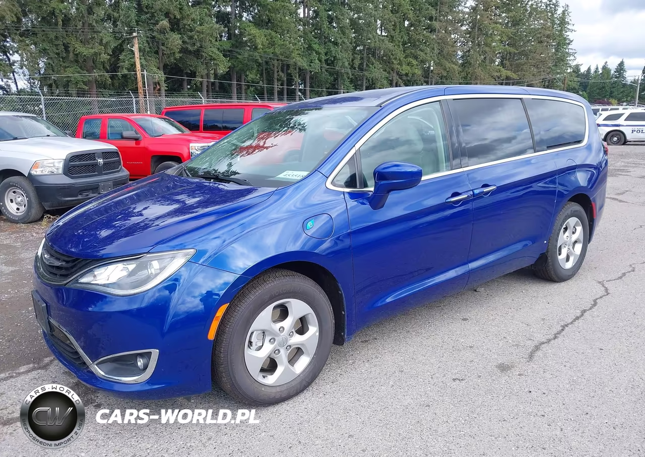 2018 Chrysler Pacifica Hybrid Touring Plus VIN:2C4RC1H75JR276249 - 2