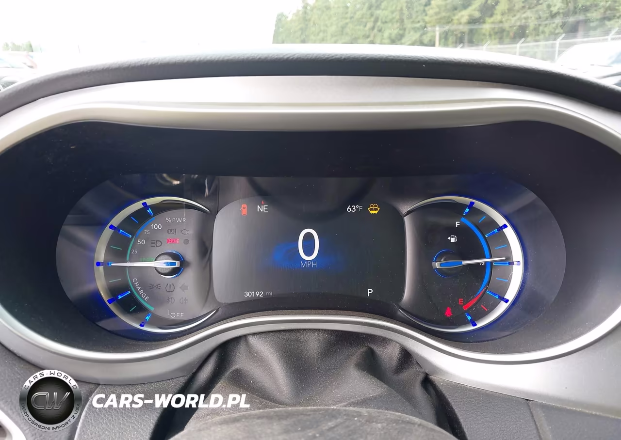 2018 Chrysler Pacifica Hybrid Touring Plus VIN:2C4RC1H75JR276249 - 7