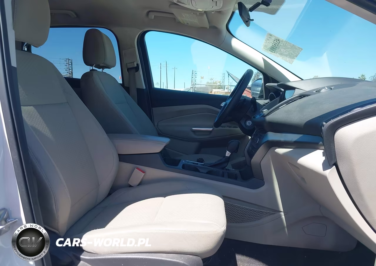 2017 Ford Escape Se VIN:1FMCU0GD8HUE48223 - 5