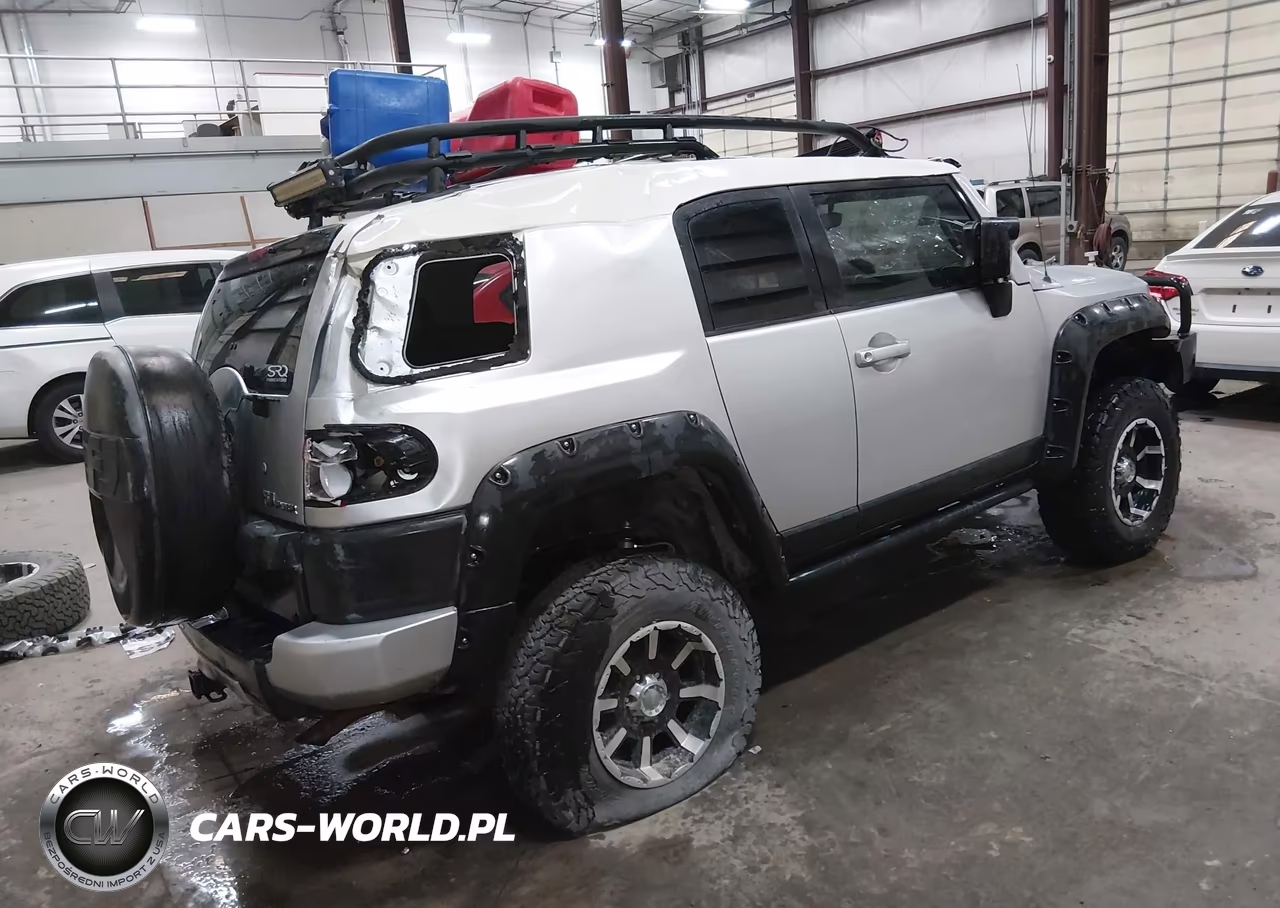 2007 Toyota Fj Cruiser VIN:JTEBU11F470071567 - 4