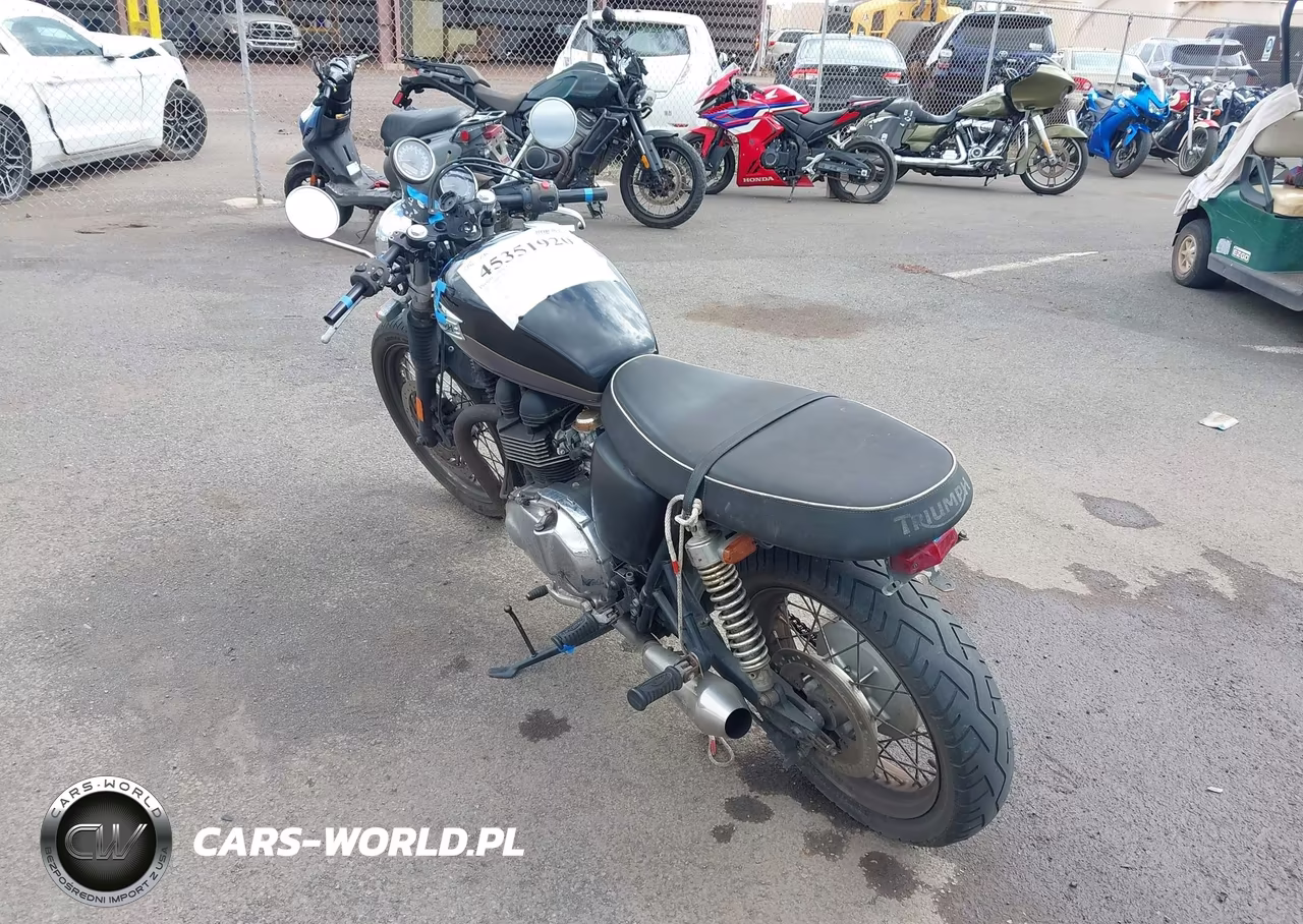 2013 Triumph Motorcycle Bonneville T100 VIN:SMT910K18DT562034 - 3