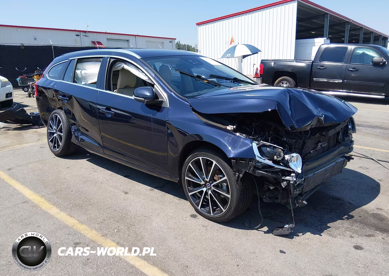 2017 Volvo V60 T5 Platinum VIN:YV140MEM0H1359286 - 1
