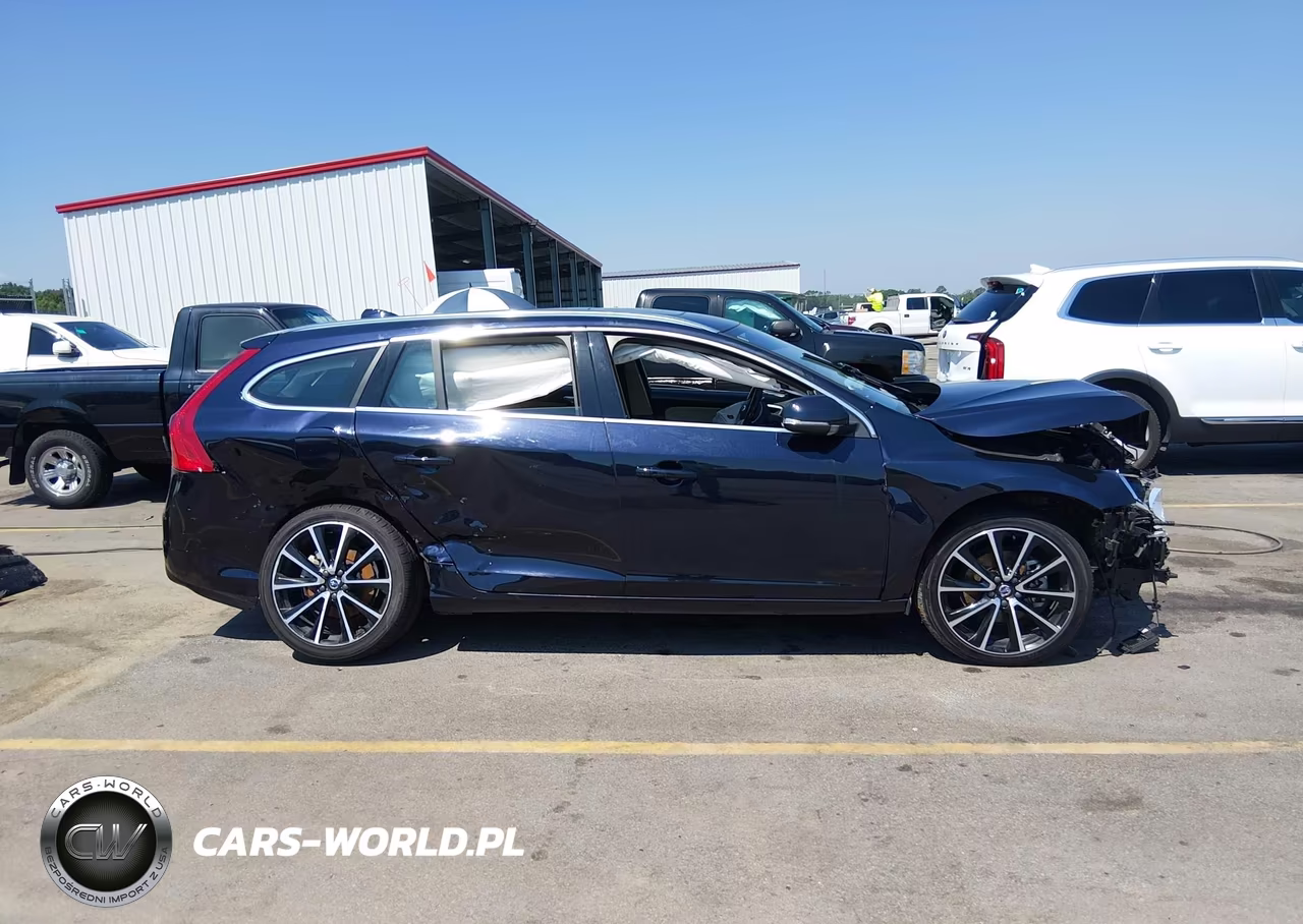 2017 Volvo V60 T5 Platinum VIN:YV140MEM0H1359286 - 13