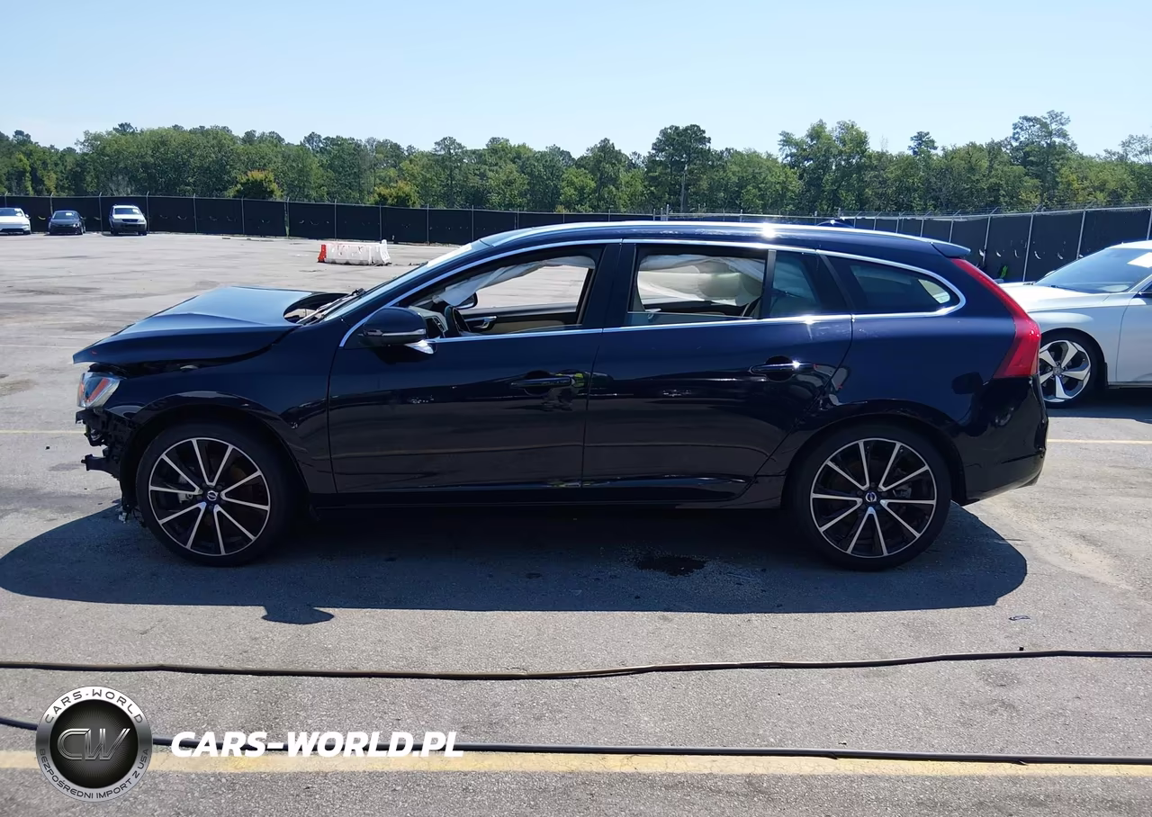 2017 Volvo V60 T5 Platinum VIN:YV140MEM0H1359286 - 14