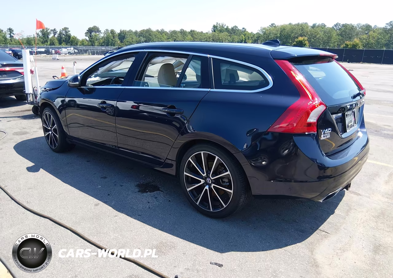 2017 Volvo V60 T5 Platinum VIN:YV140MEM0H1359286 - 3
