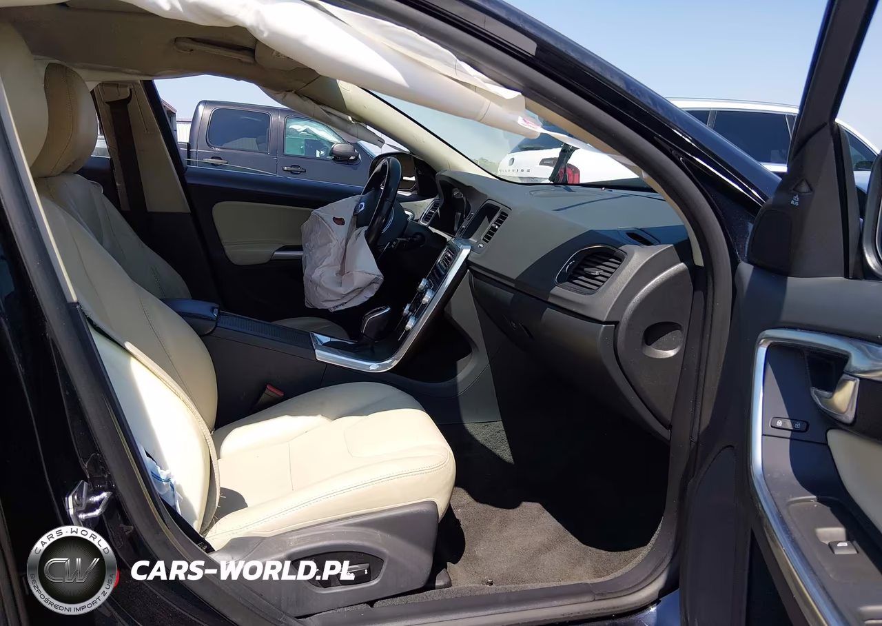 2017 Volvo V60 T5 Platinum VIN:YV140MEM0H1359286 - 5