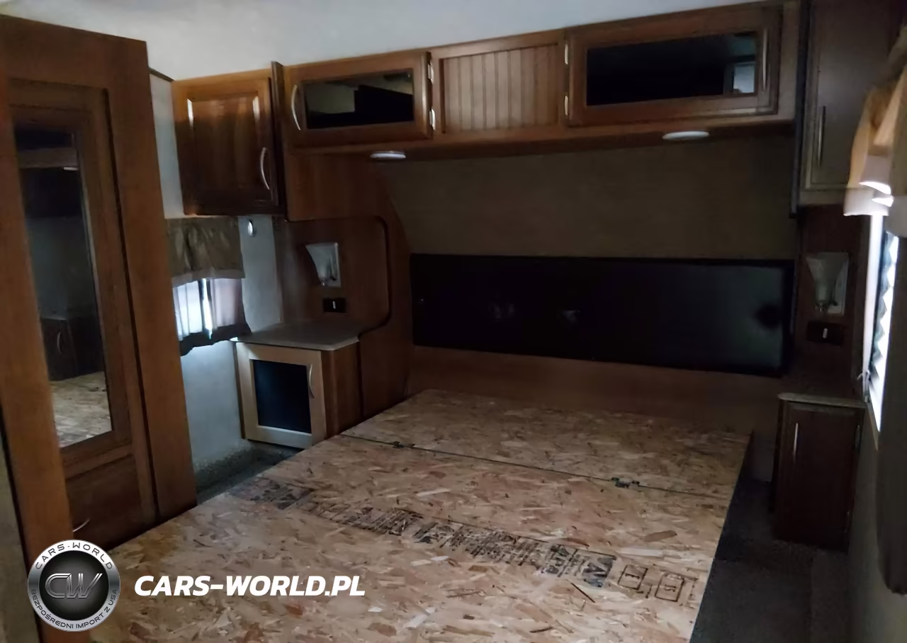 2015 Prime Time Crusader 295Rst 5Th Wheel 31Ft VIN:5ZT3CSVB4FG117847 - 5