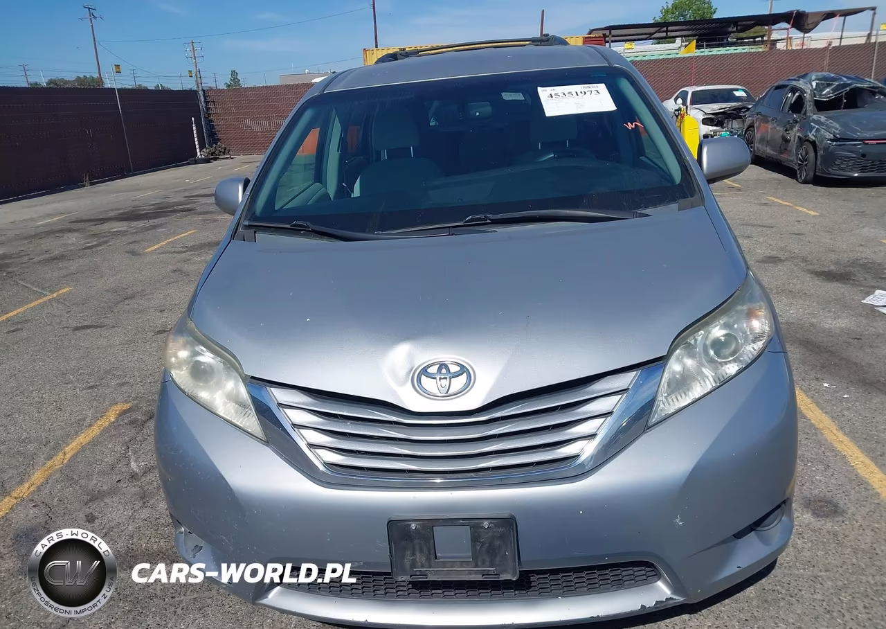 2015 Toyota Sienna Le 8 Passenger VIN:5TDKK3DC8FS685511 - 12