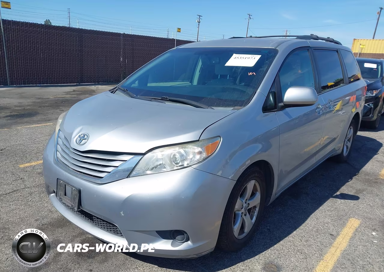 2015 Toyota Sienna Le 8 Passenger VIN:5TDKK3DC8FS685511 - 2