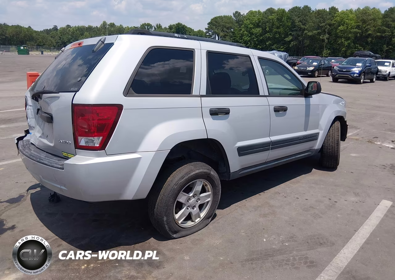 2005 Jeep Grand Cherokee Laredo VIN:1J4GR48K45C680728 - 4