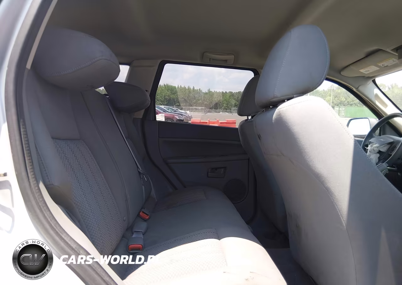 2005 Jeep Grand Cherokee Laredo VIN:1J4GR48K45C680728 - 8