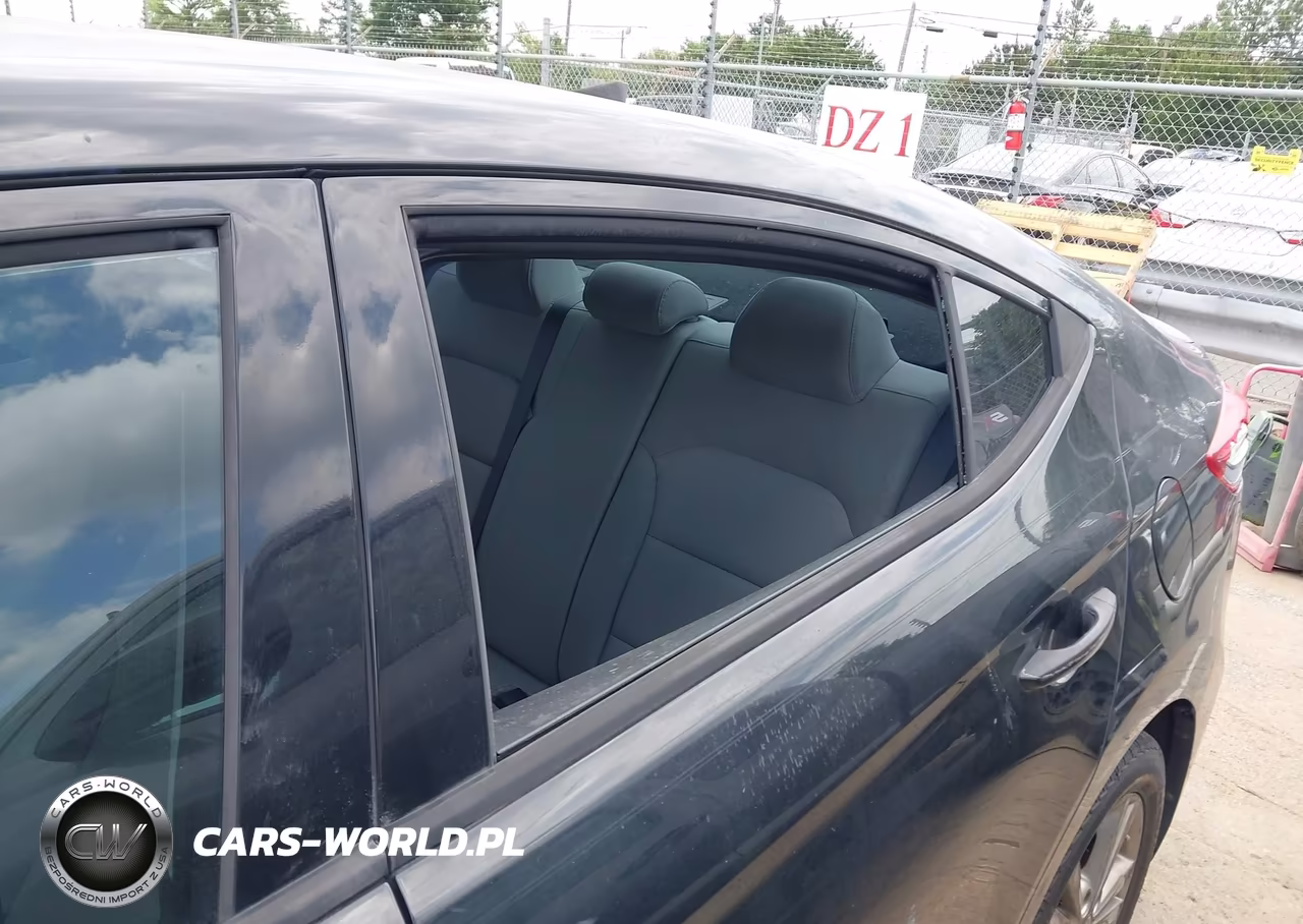2017 Hyundai Elantra Se VIN:5NPD84LF6HH072613 - 17