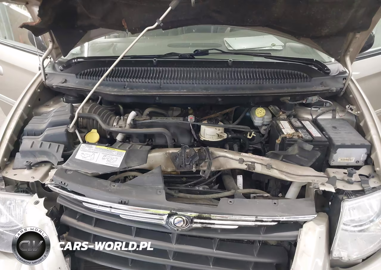 2005 Chrysler Town & Country Touring VIN:2C4GP54L15R260285 - 10