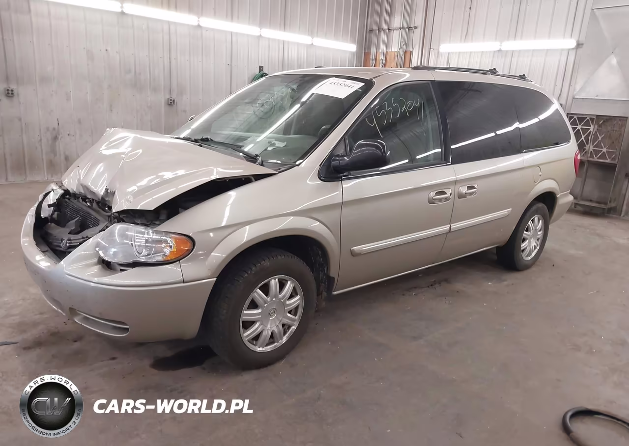 2005 Chrysler Town & Country Touring VIN:2C4GP54L15R260285 - 2