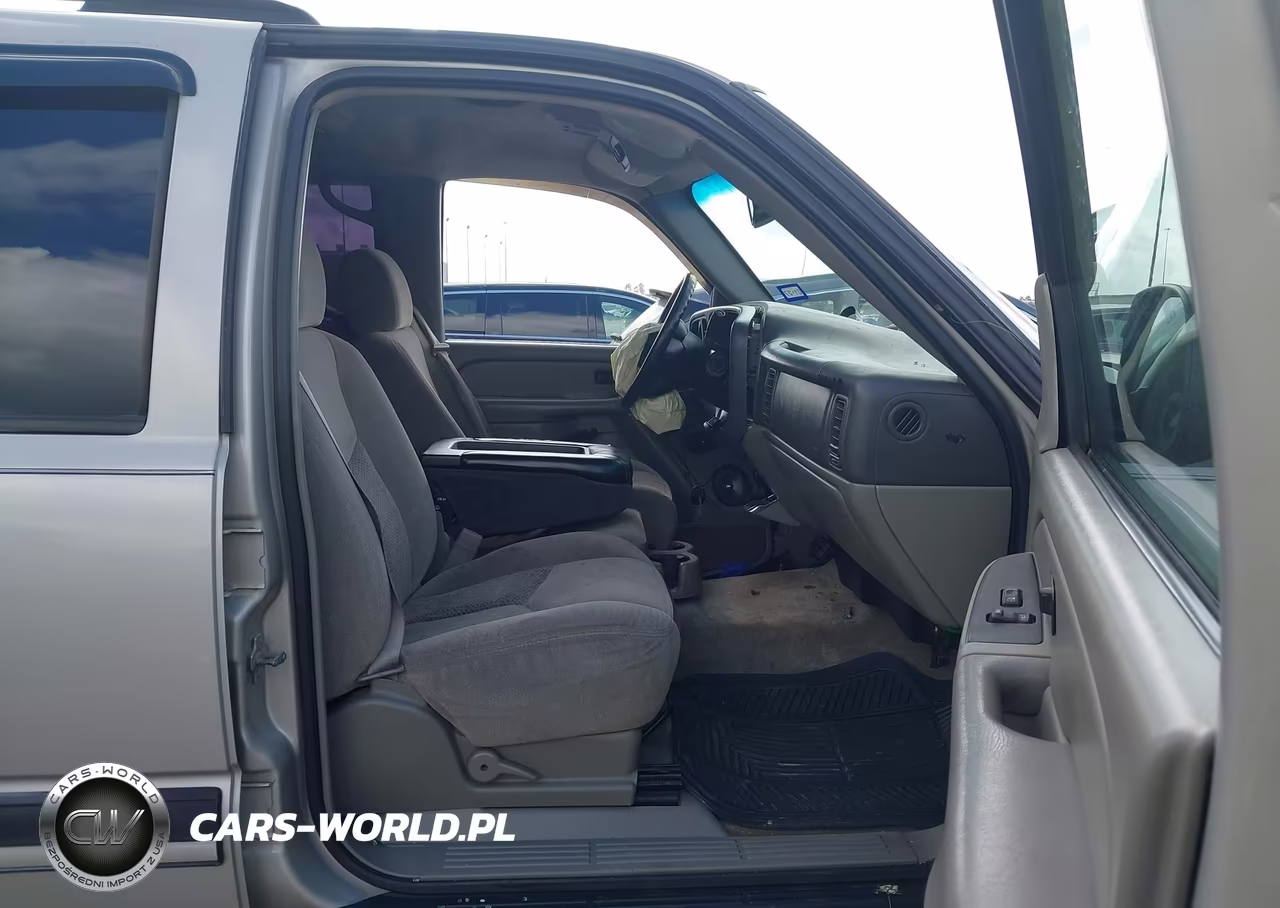 2004 Chevrolet Tahoe Ls VIN:1GNEC13V84R316751 - 5