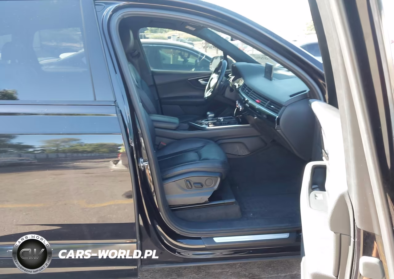 2018 Audi Q7 3.0T Premium VIN:WA1LAAF74JD041739 - 5