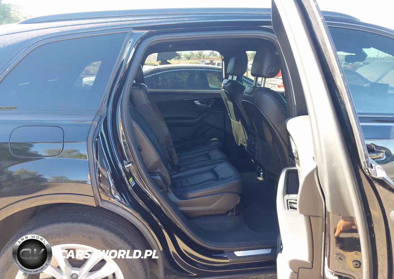 2018 Audi Q7 3.0T Premium VIN:WA1LAAF74JD041739 - 8