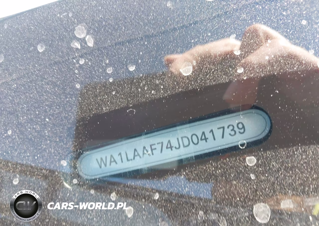 2018 Audi Q7 3.0T Premium VIN:WA1LAAF74JD041739 - 9
