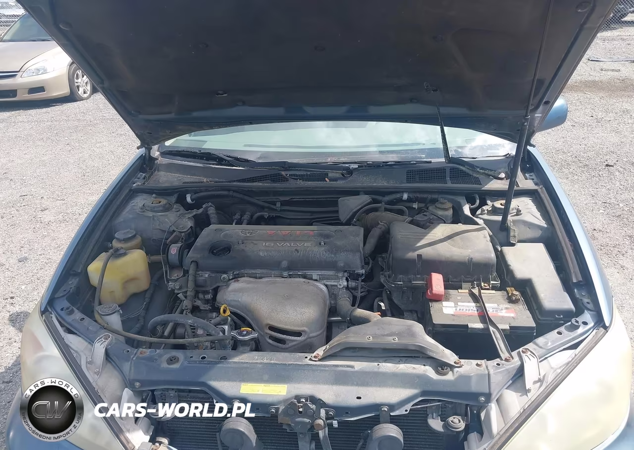2003 Toyota Camry Le VIN:JTDBE32KX30227713 - 10