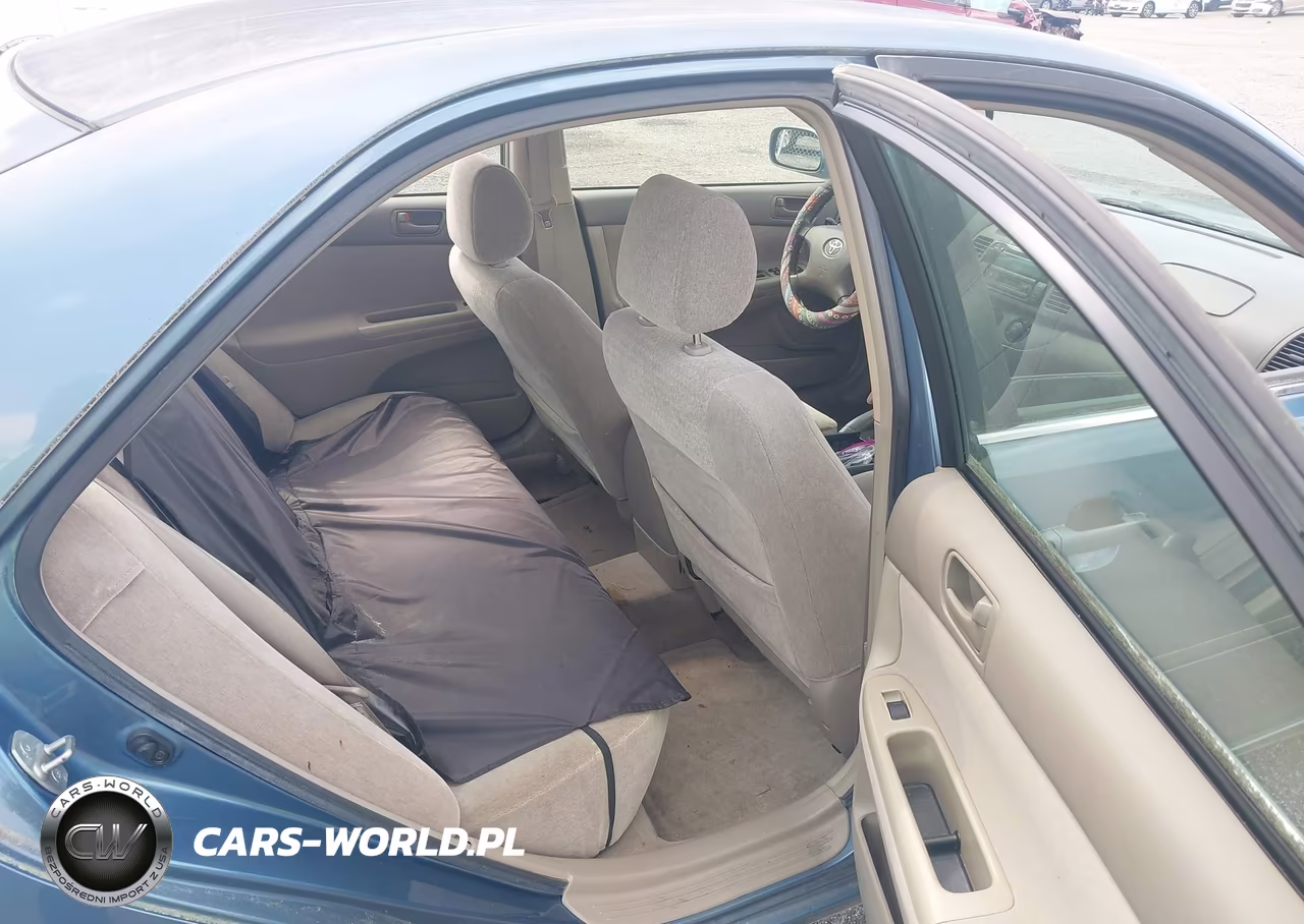 2003 Toyota Camry Le VIN:JTDBE32KX30227713 - 8