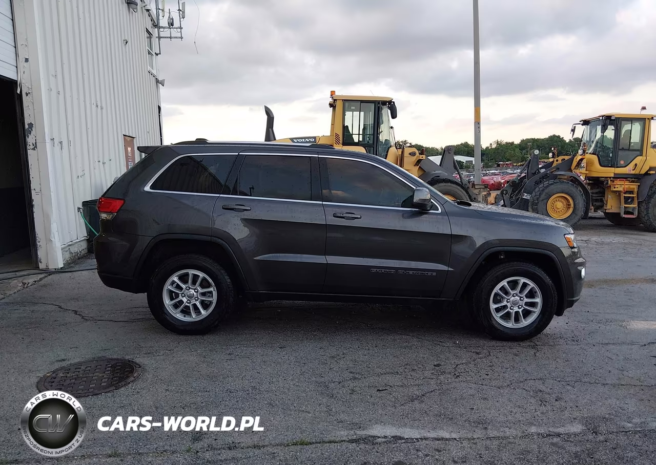 2019 Jeep Grand Cherokee Laredo E 4X2 VIN:1C4RJEAGXKC767840 - 13