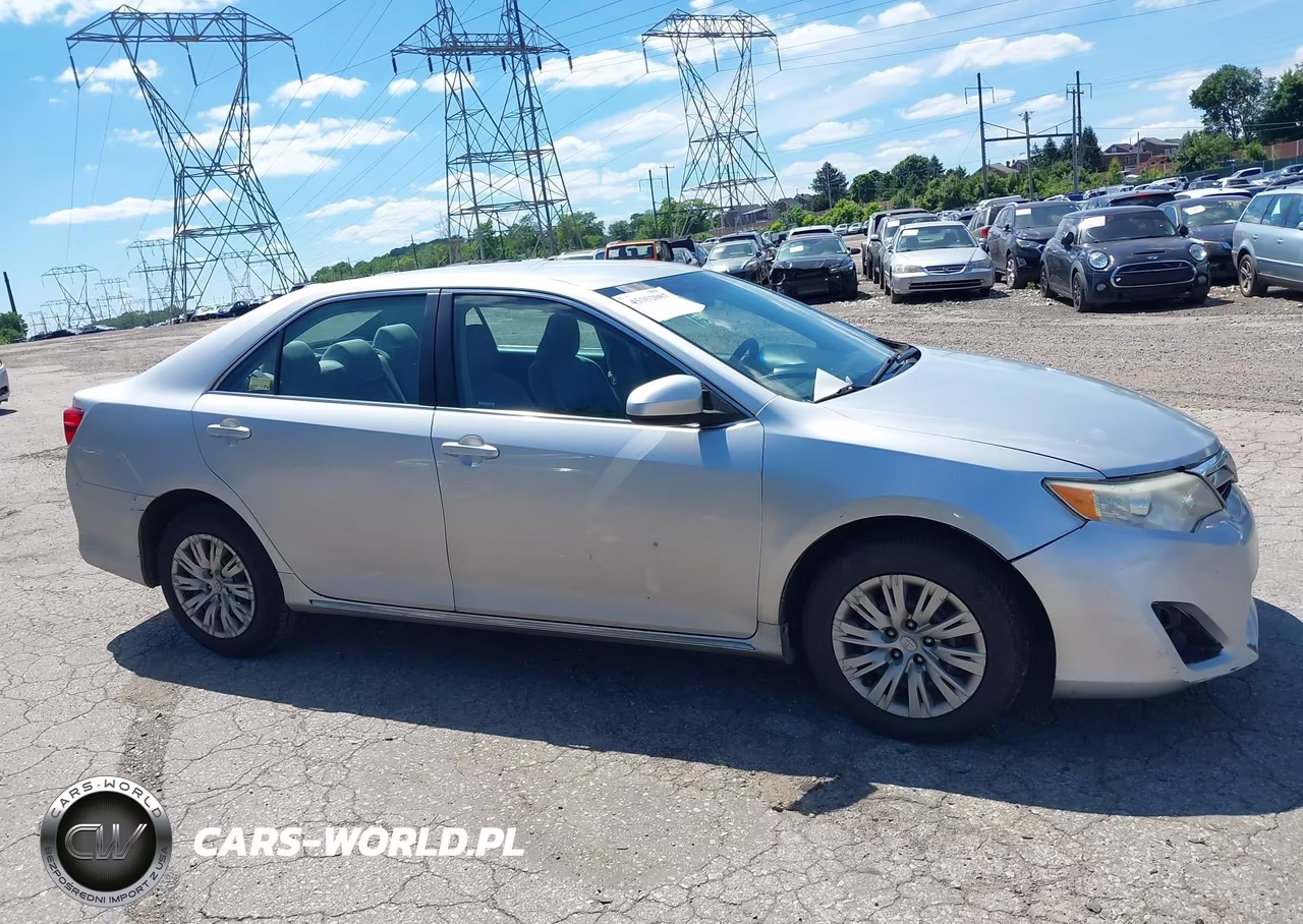 2014 Toyota Camry Le VIN:4T1BF1FKXEU404652 - 14