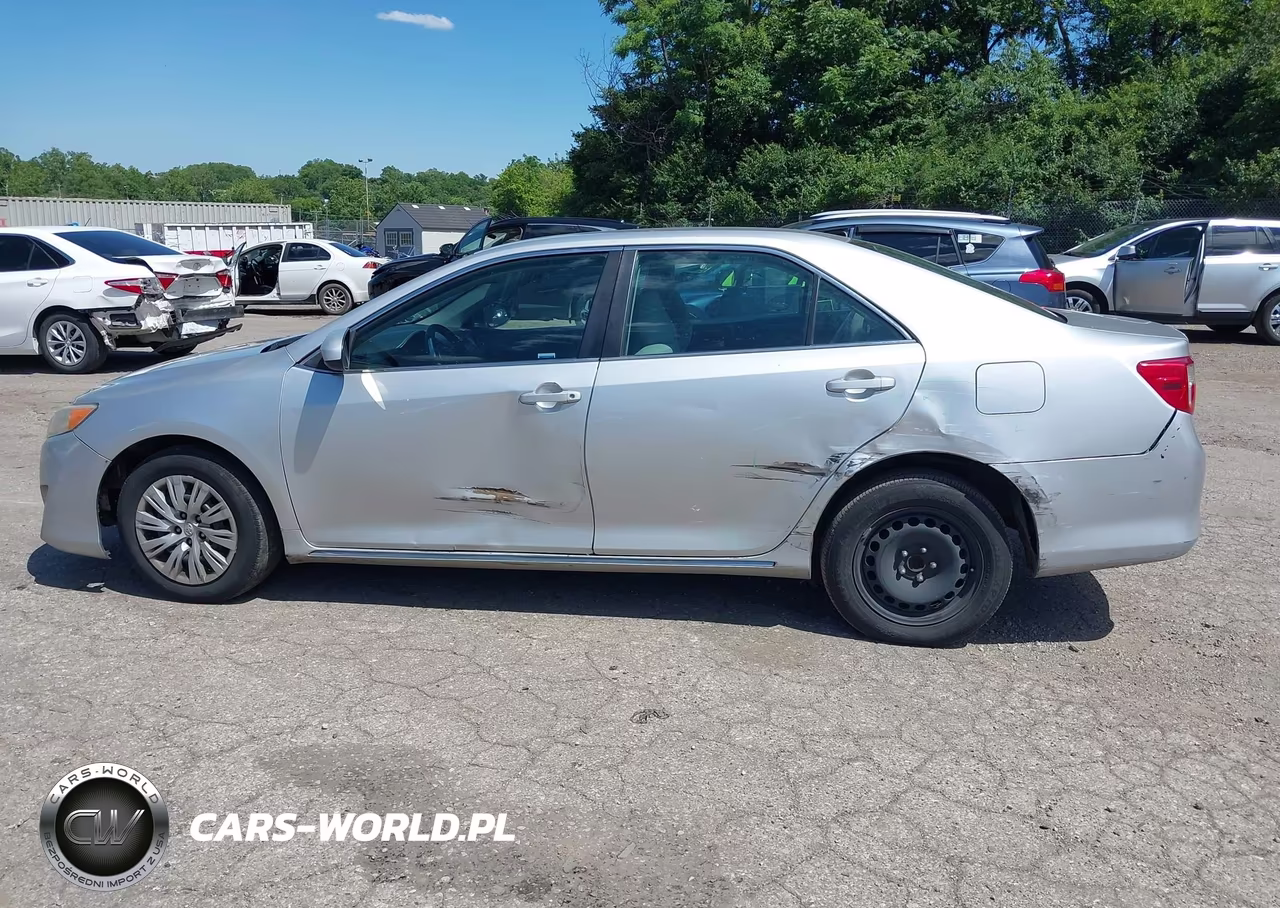 2014 Toyota Camry Le VIN:4T1BF1FKXEU404652 - 15