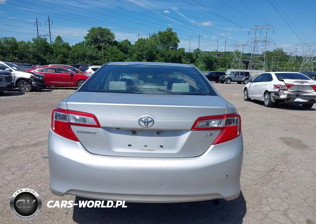 2014 Toyota Camry Le VIN:4T1BF1FKXEU404652 - 17