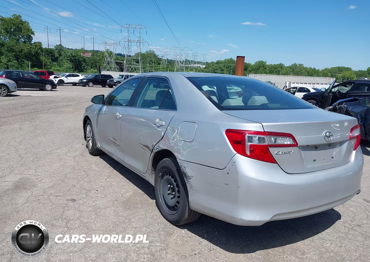 2014 Toyota Camry Le VIN:4T1BF1FKXEU404652 - 3