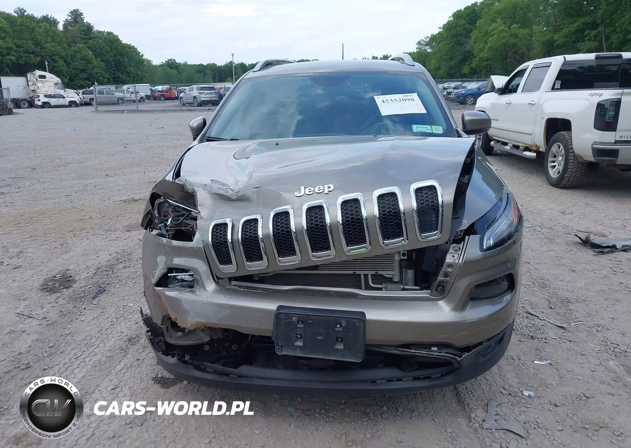 2018 Jeep Cherokee Latitude Plus 4X4 VIN:1C4PJMLX8JD613098 - 12