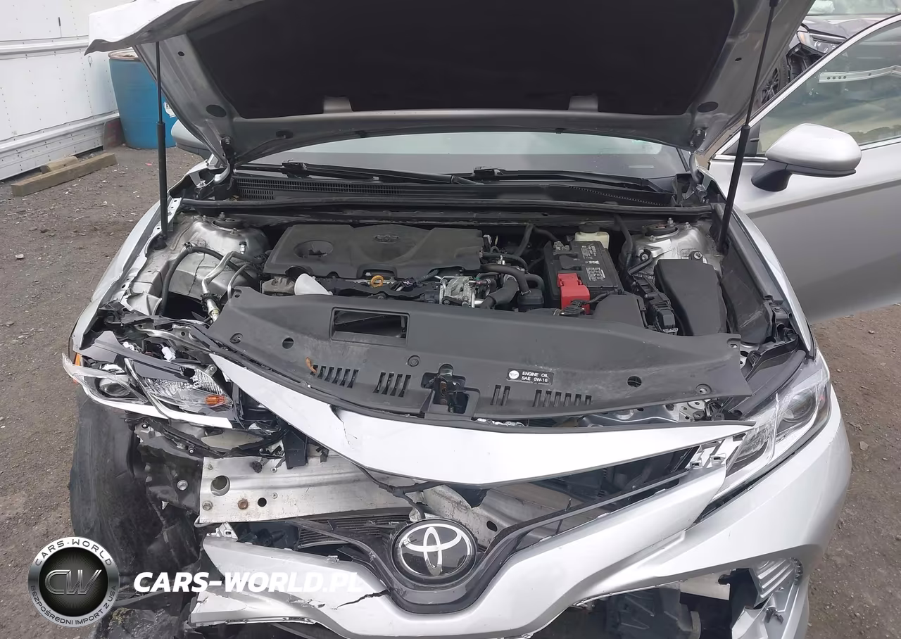 2018 Toyota Camry Le VIN:4T1B11HK1JU013122 - 10