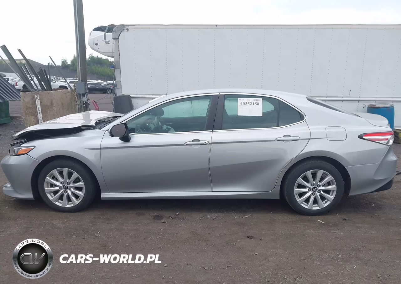 2018 Toyota Camry Le VIN:4T1B11HK1JU013122 - 14