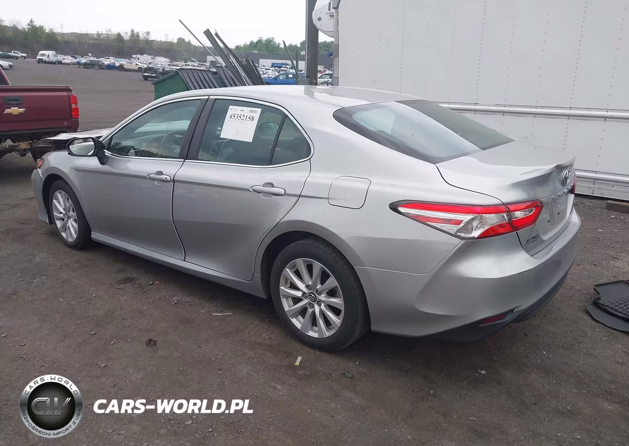 2018 Toyota Camry Le VIN:4T1B11HK1JU013122 - 3