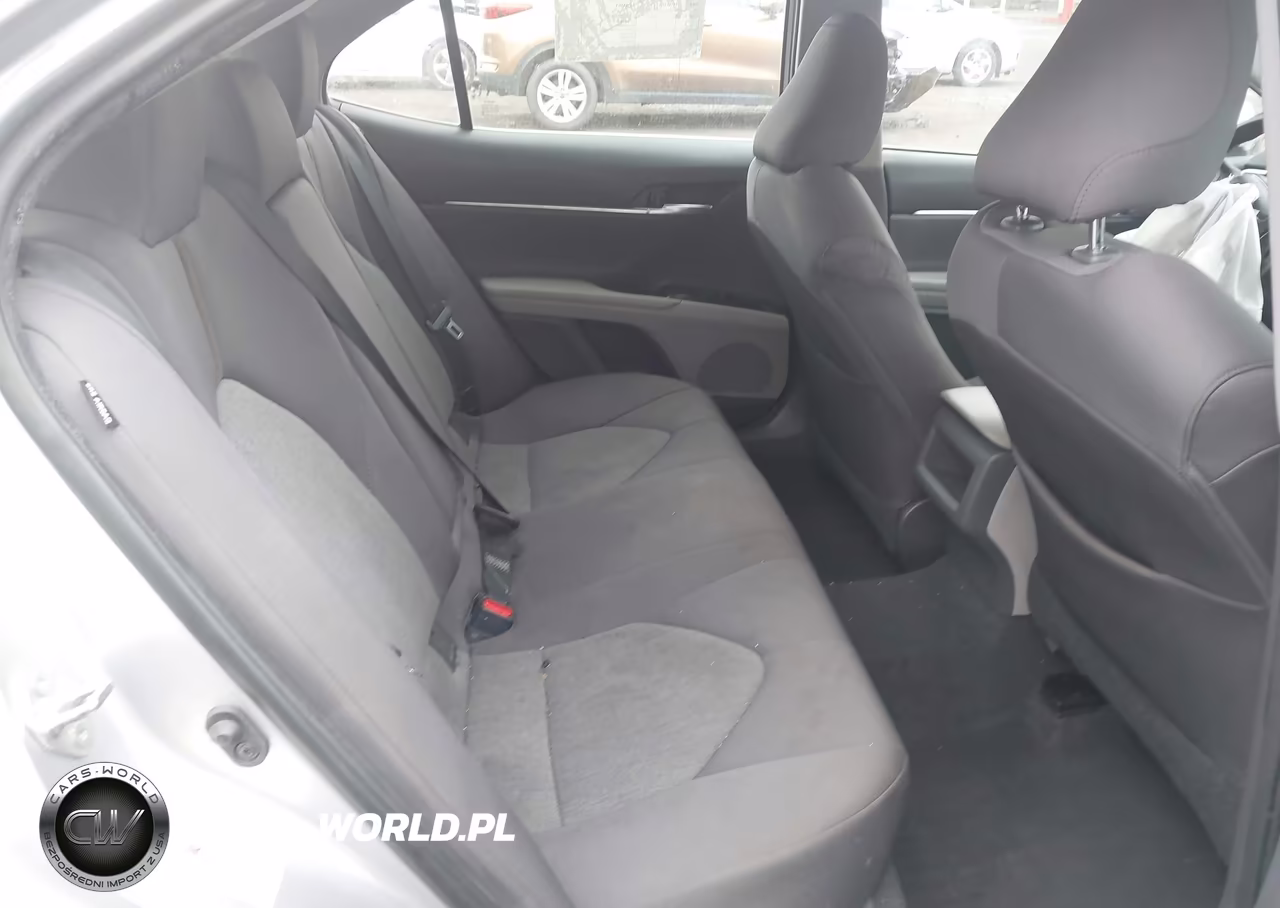 2018 Toyota Camry Le VIN:4T1B11HK1JU013122 - 8
