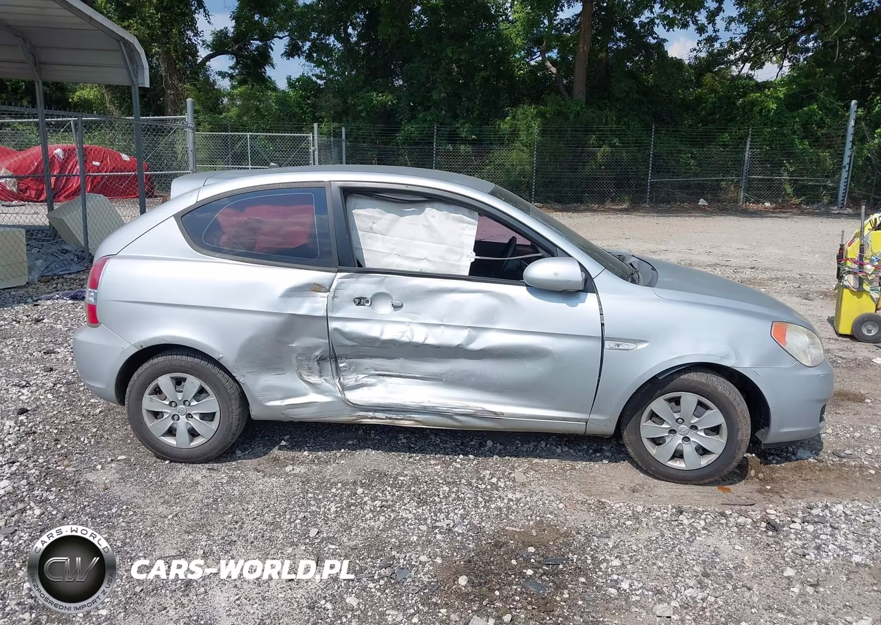 2008 Hyundai Accent Gs VIN:KMHCM36C28U072791 - 13