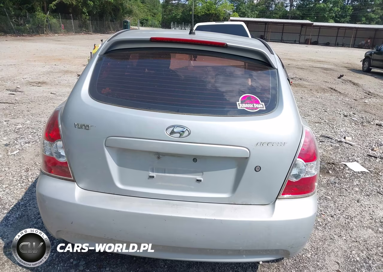 2008 Hyundai Accent Gs VIN:KMHCM36C28U072791 - 16