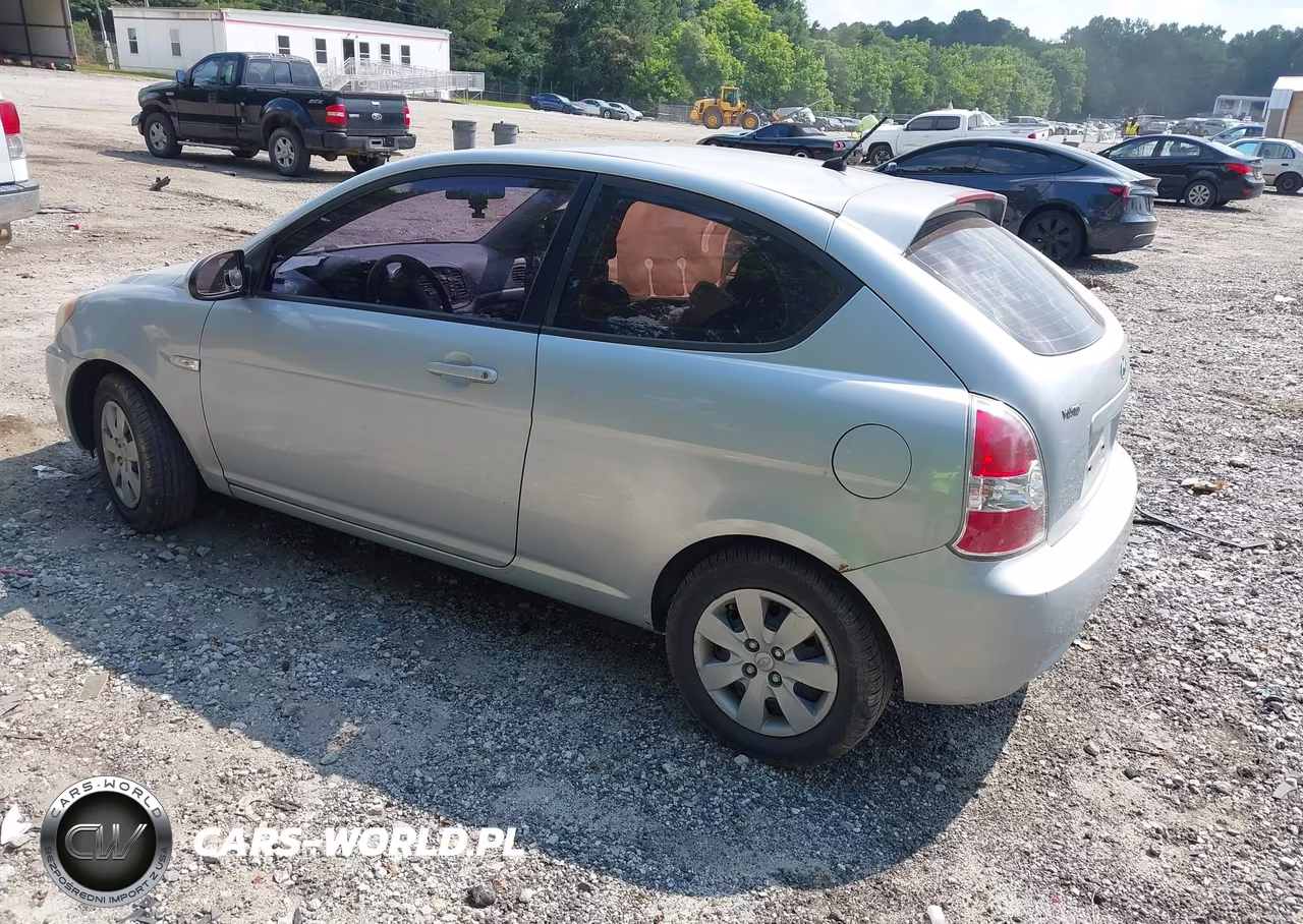 2008 Hyundai Accent Gs VIN:KMHCM36C28U072791 - 3