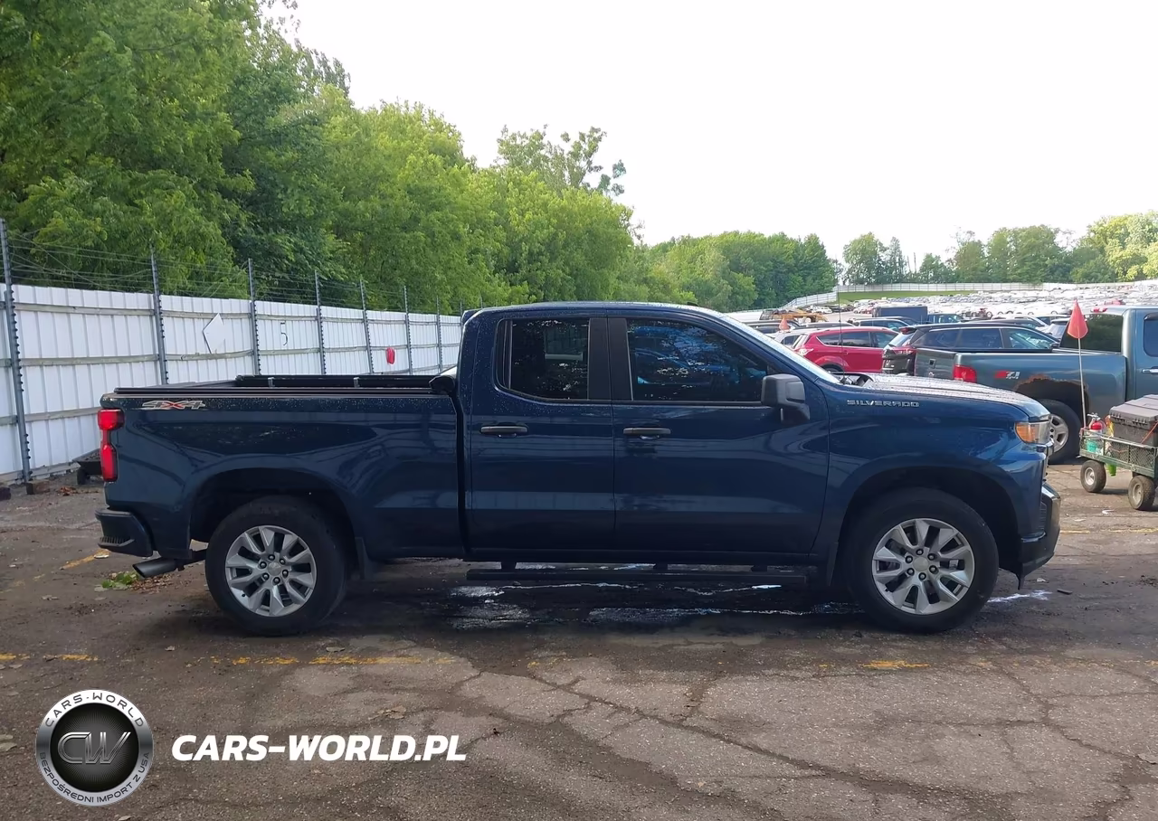2020 Chevrolet Silverado 1500 4Wd Standard Bed Custom VIN:1GCRYBEH1LZ286712 - 13